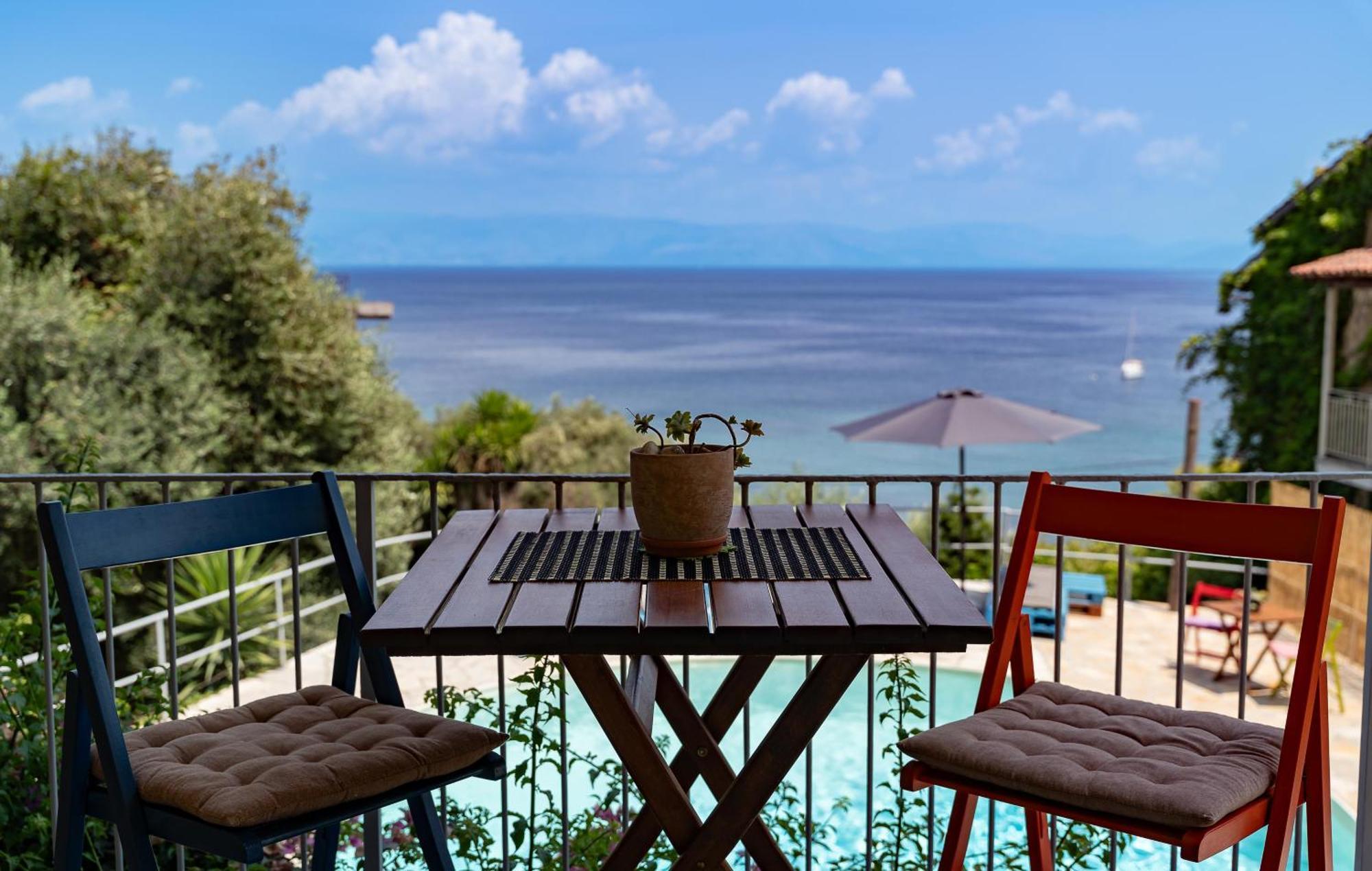 Antares Boutique Guesthouse Perama  Exteriör bild