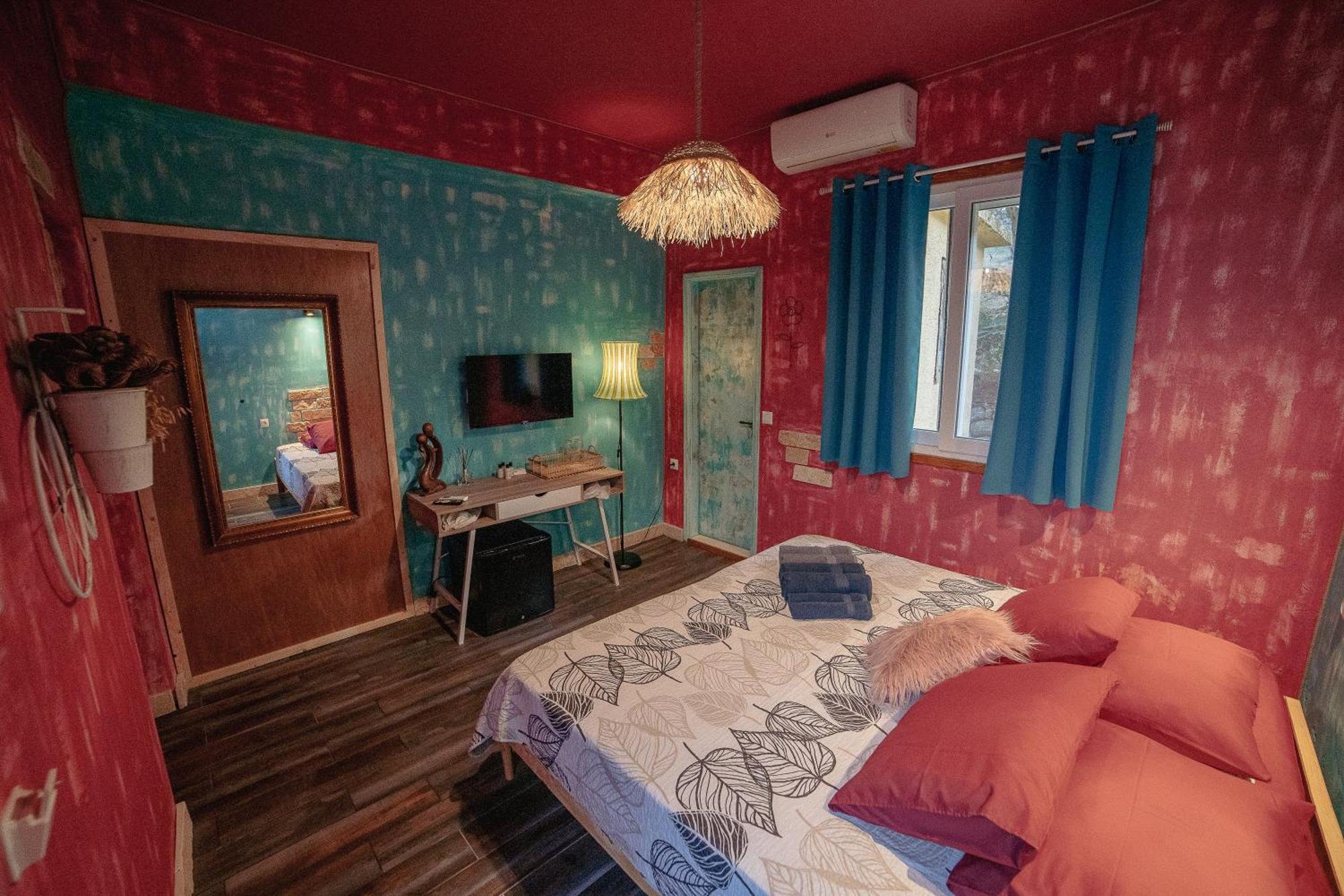 Antares Boutique Guesthouse Perama  Exteriör bild