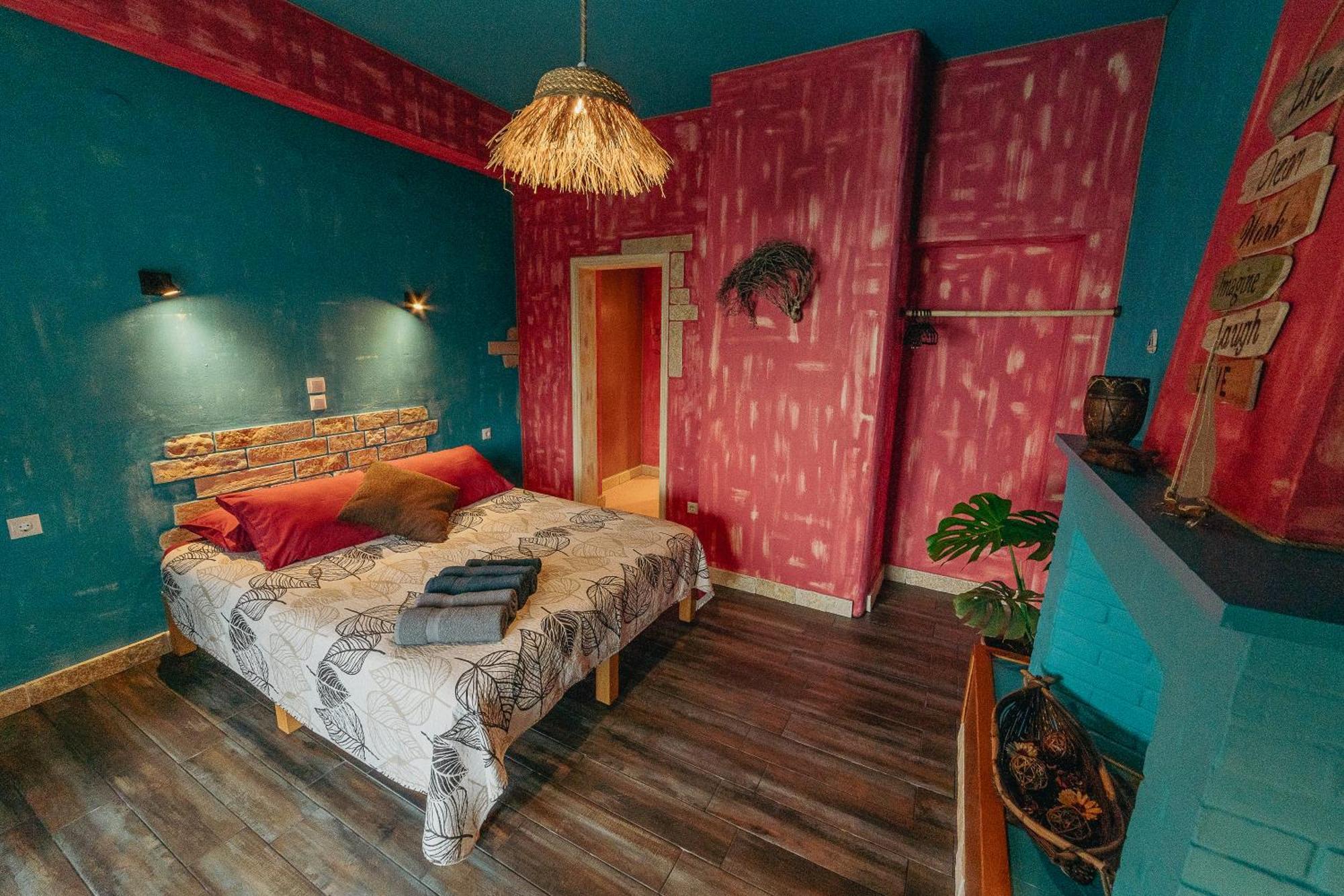 Antares Boutique Guesthouse Perama  Exteriör bild