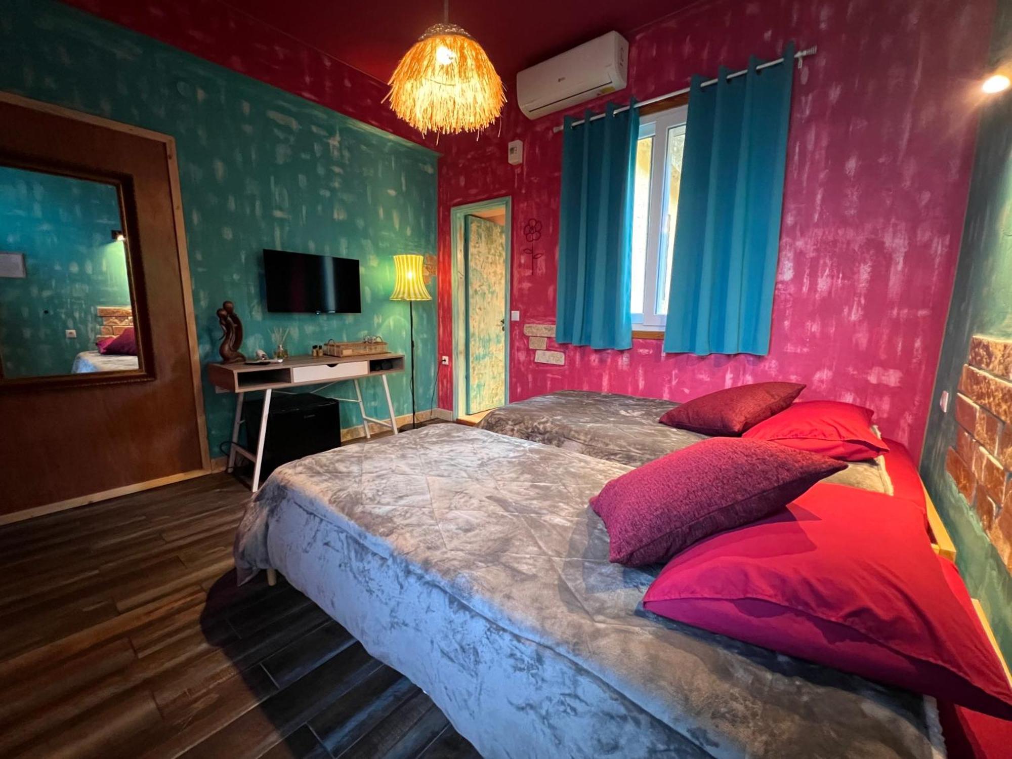 Antares Boutique Guesthouse Perama  Exteriör bild